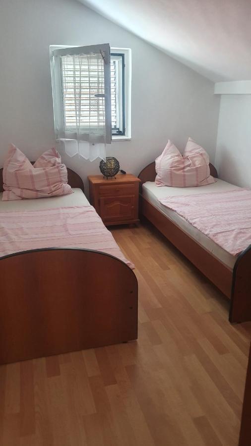 קמנארי Apartment Julian מראה חיצוני תמונה
